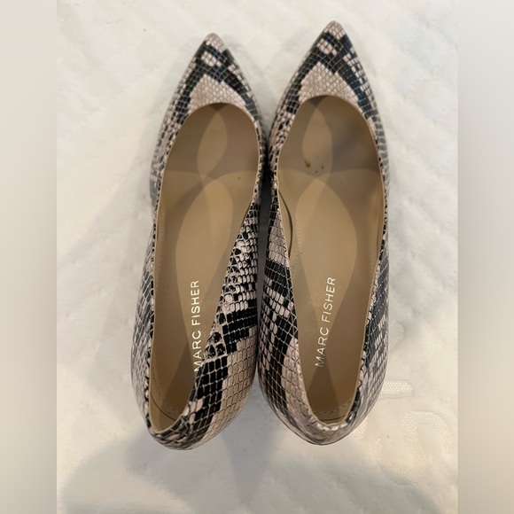 Marc Fisher women’s snakeskin print heels, black/white/gray - Picture 2 of 3